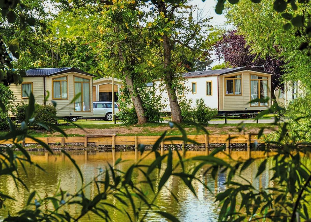 ホテル Lakeside Holiday Park Burnham-on-Sea エクステリア 写真